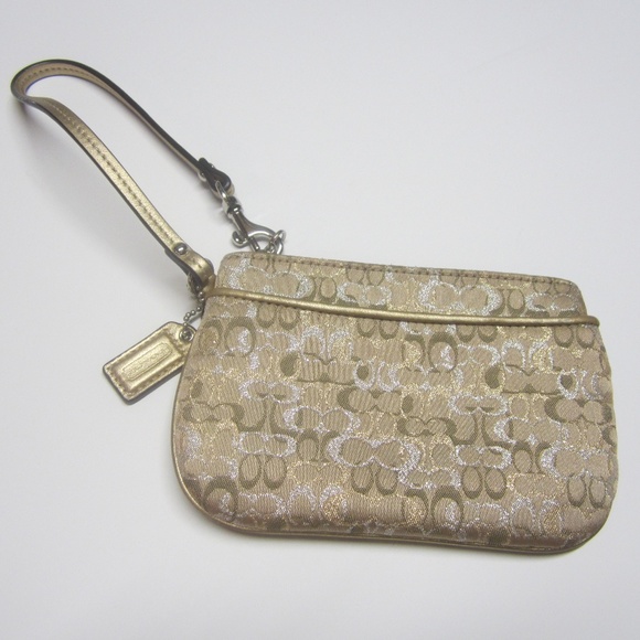 Coach Handbags - Coach Wristlet
